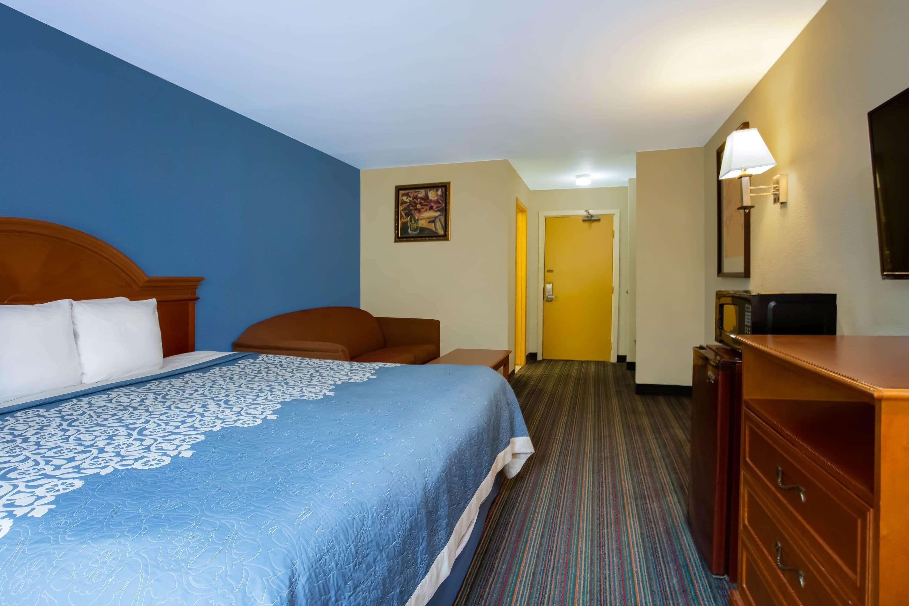 Days By Wyndham Philadelphia Area Motel Runnemede